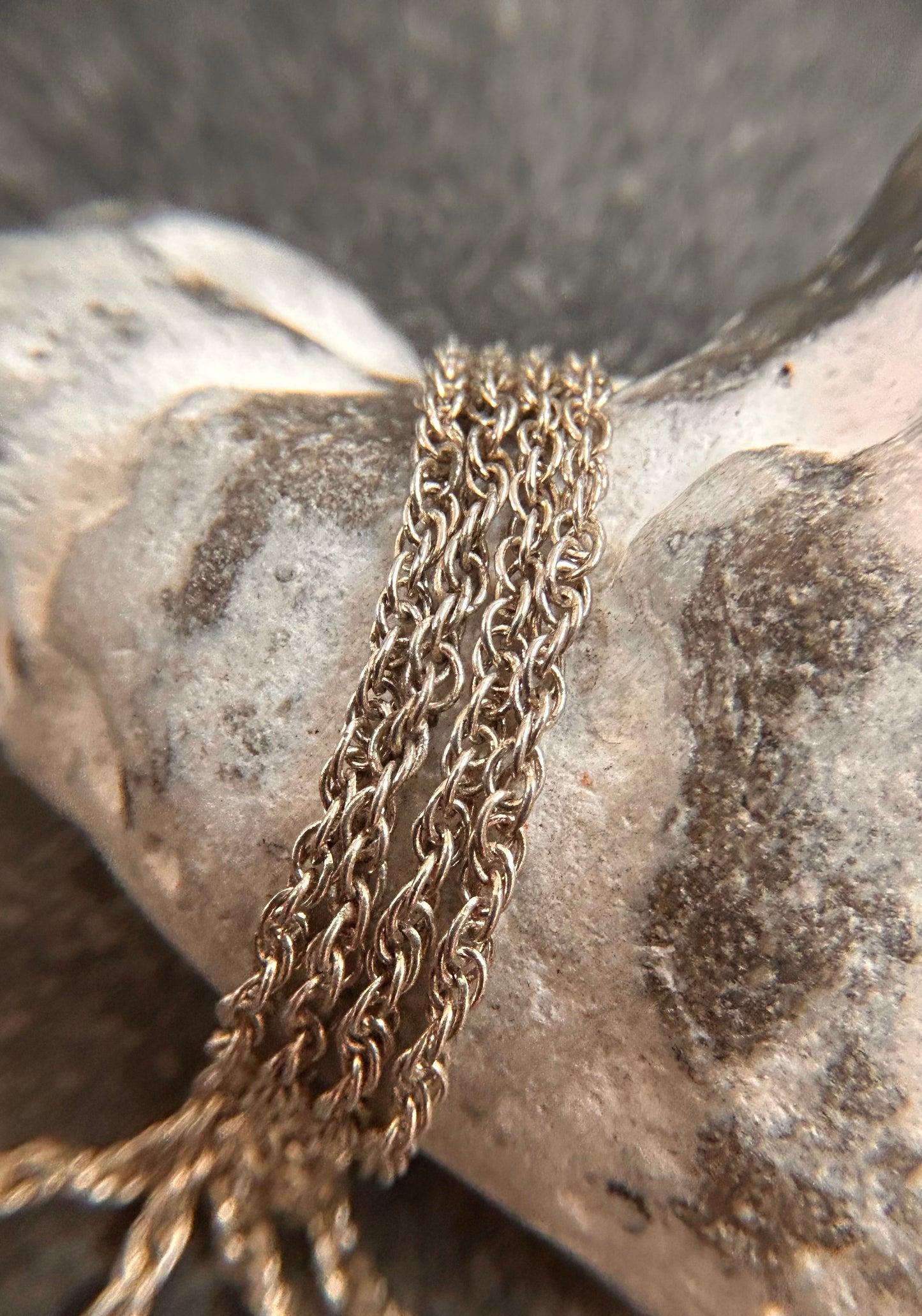 Beautiful vintage sterling silver twist link chain - 18 inches