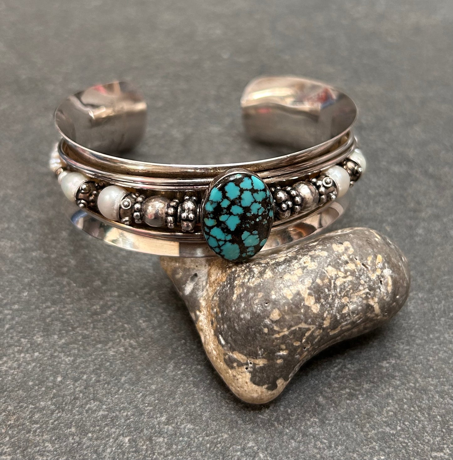 Fantastic vintage handmade artisan sterling silver bangle