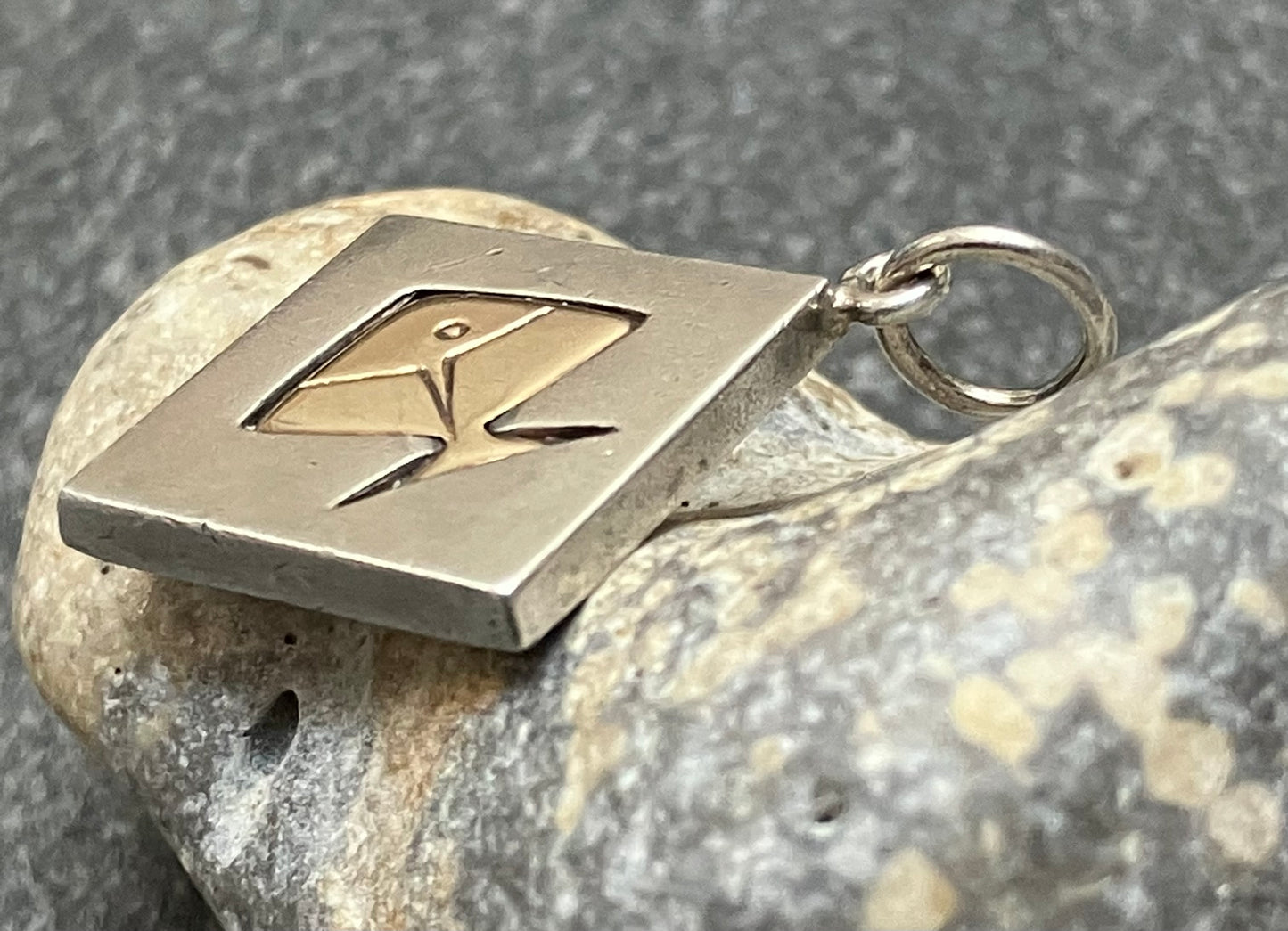 Wonderful vintage 1960's solid sterling silver and 14ct Gold pendant by the Finnish silversmith Elis Kauppi for Kupittaan Kultaz.