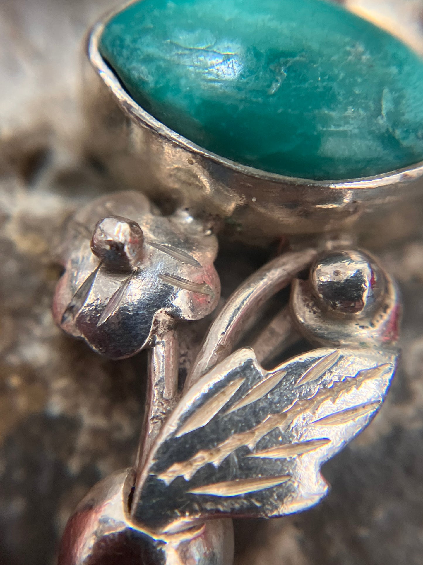 Vintage sterling silver bangle with a fuchsite stone centre.