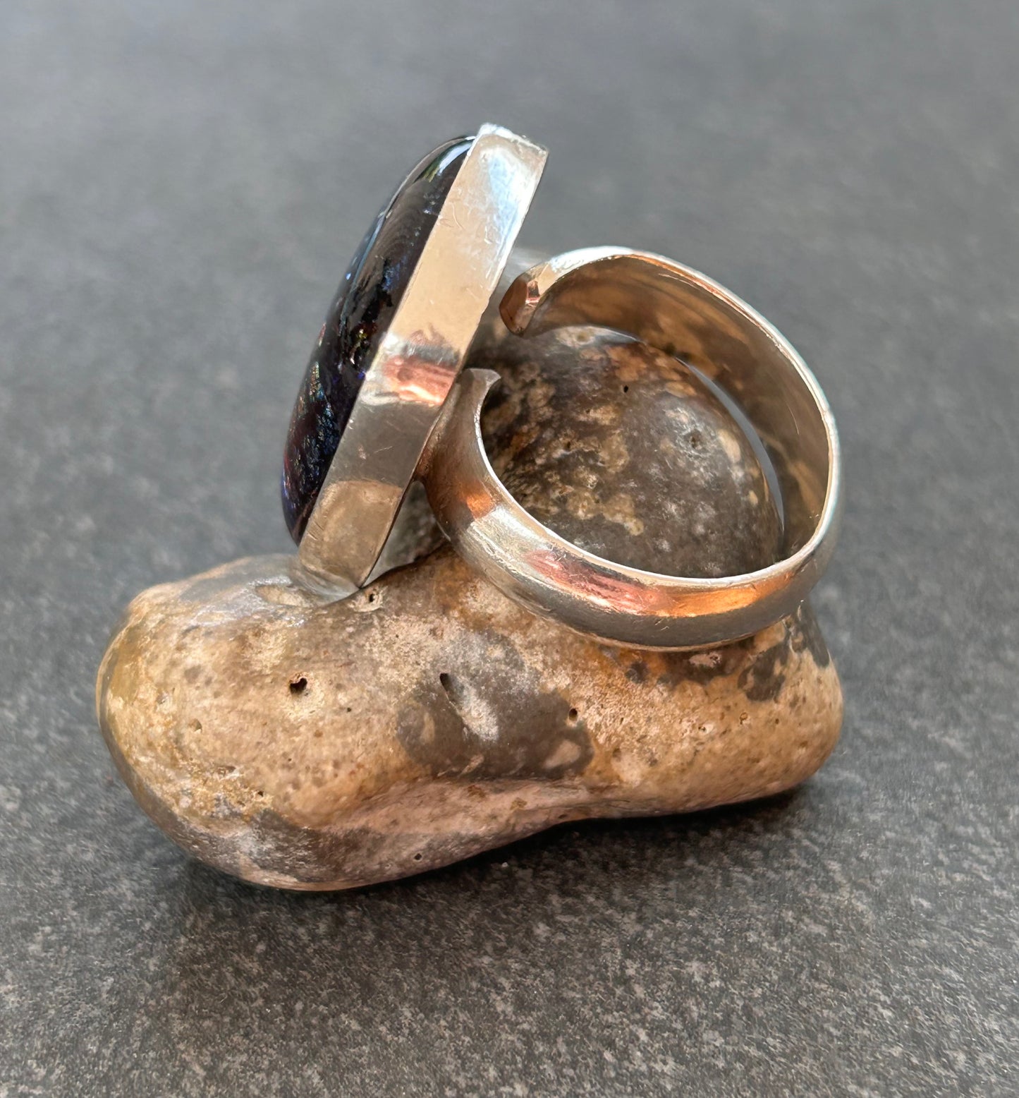 Spectacular vintage sterling silver and Dichroic glass ring.