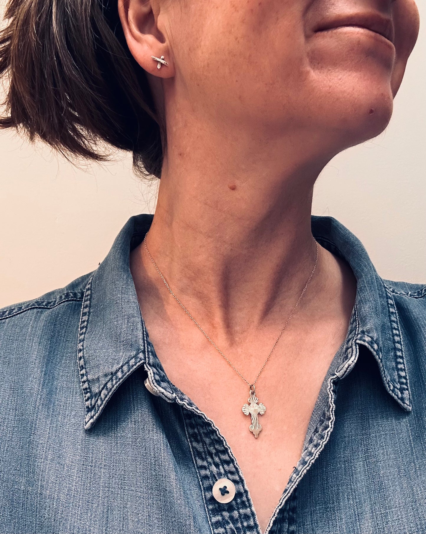 Beautiful Vintage Sterling Silver Diamond-Cut Cross Necklace -1976