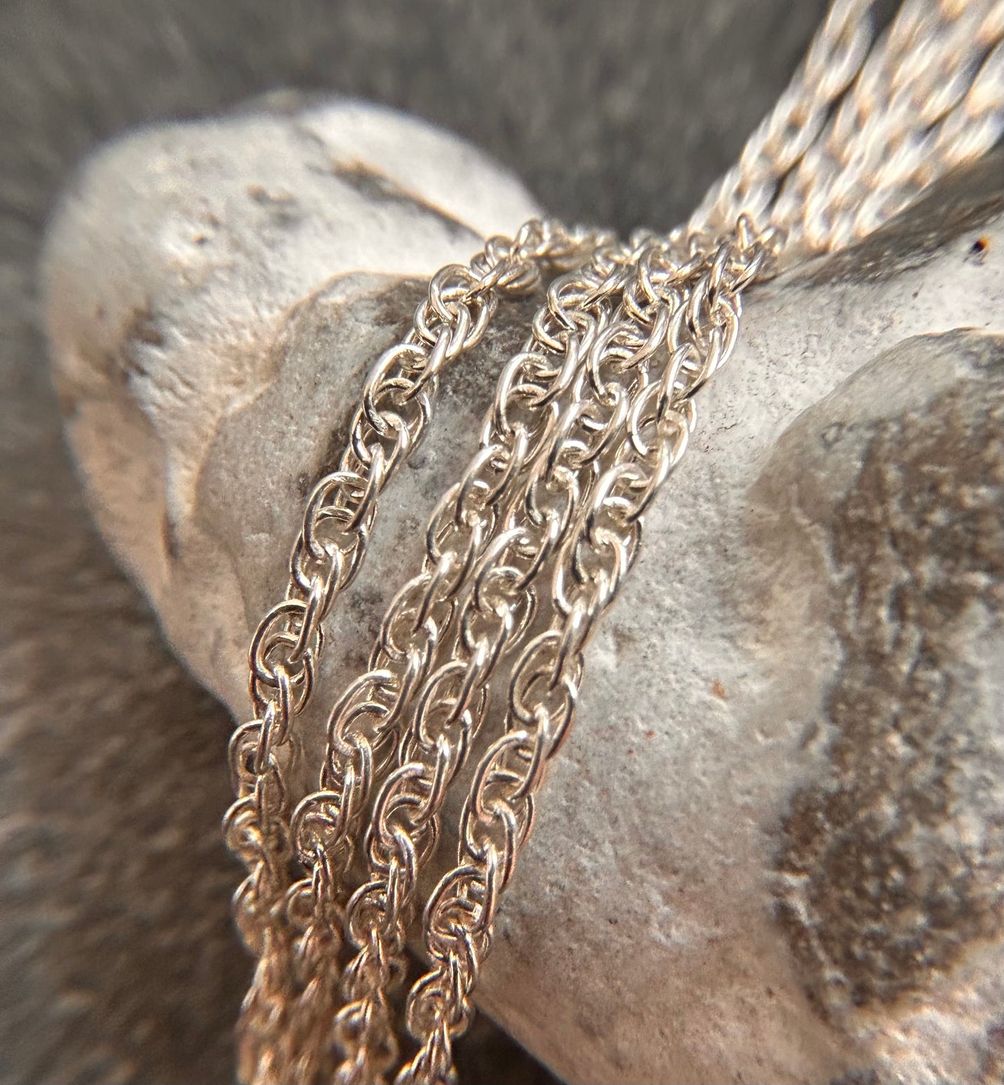 Beautiful vintage sterling silver twist link chain - 16 inches
