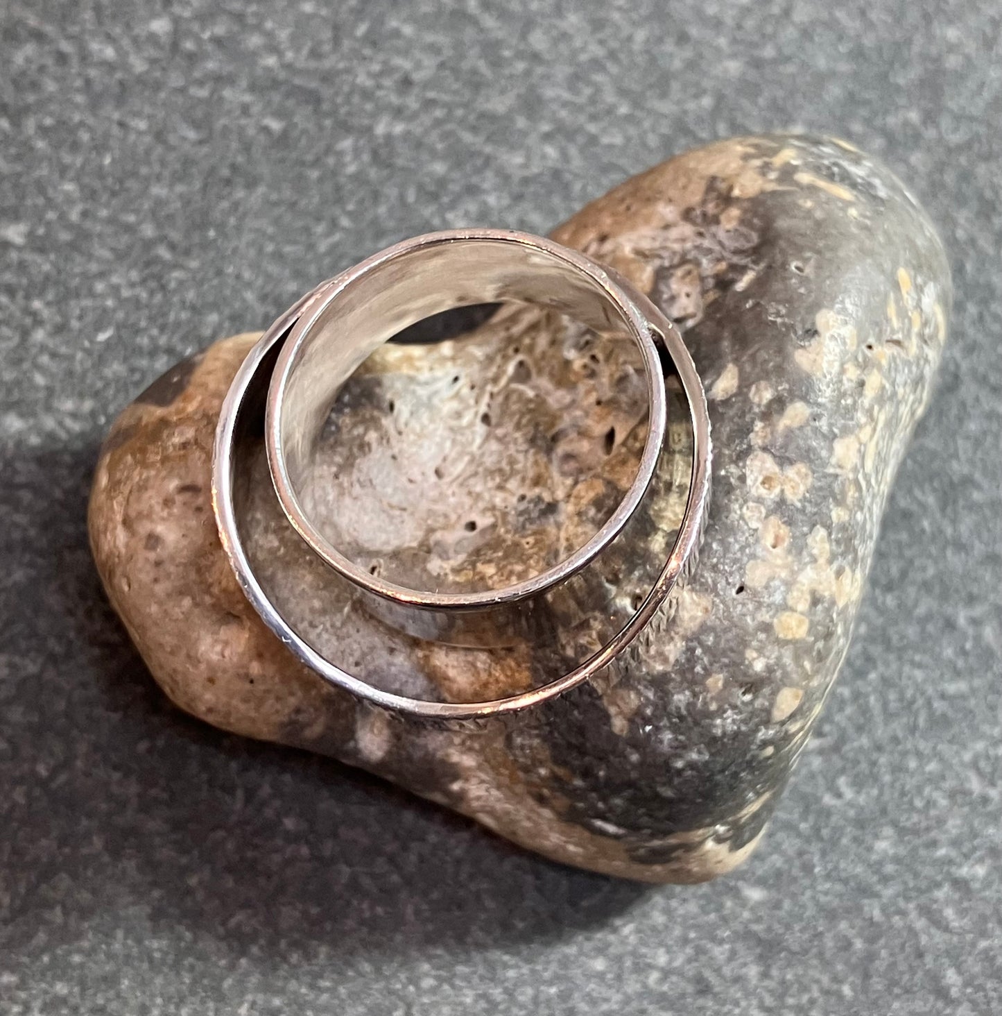 Unusual undulating vintage sterling silver two banded ring.