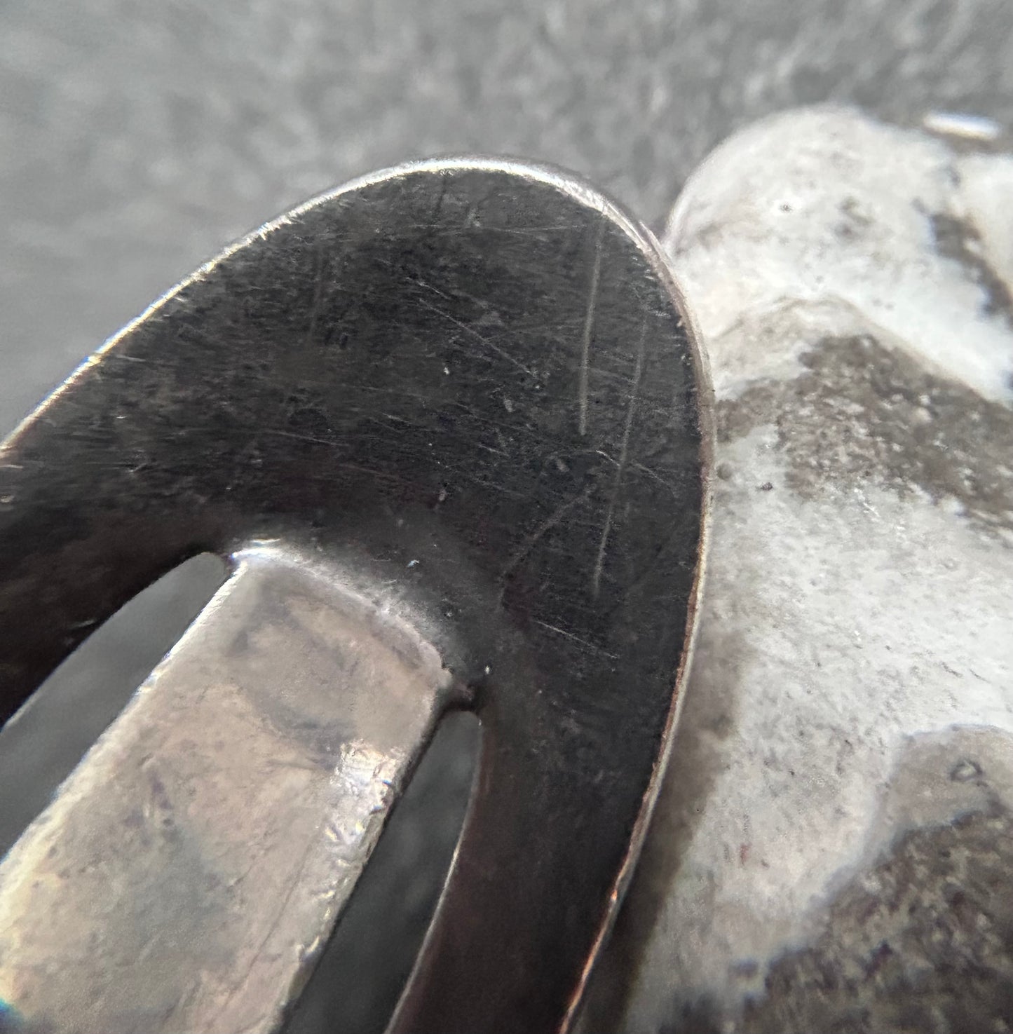 A striking vintage sterling silver statement ring, beautifully sculptural and full of character.