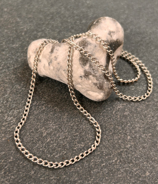Beautiful vintage sterling silver curb chain - 18 inches