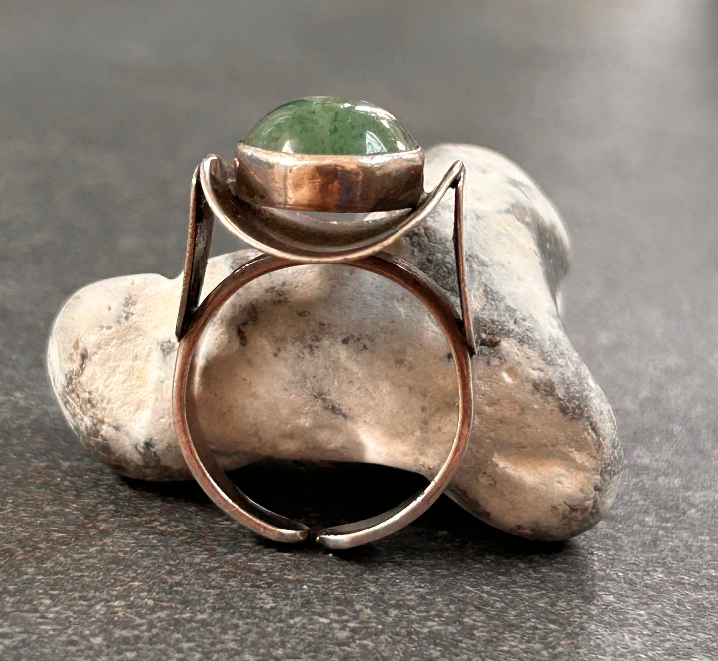 Vintage sterling silver ring set with a beautiful oval cabochon aventurine.