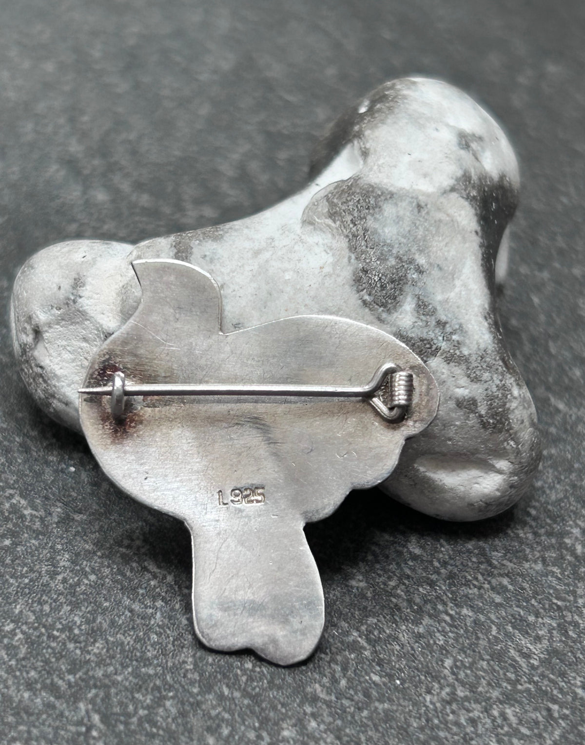 Beautiful vintage sterling silver bird brooch, marked 925.