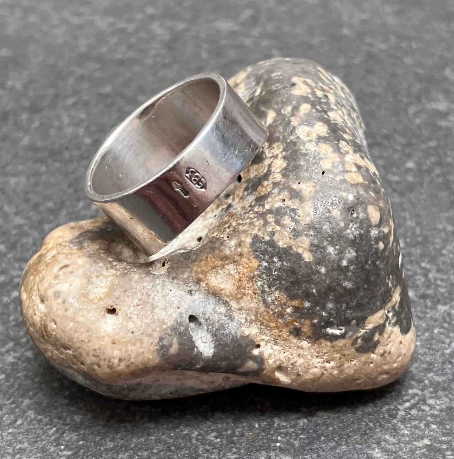 Vintage sterling silver and sodalite stone ring.