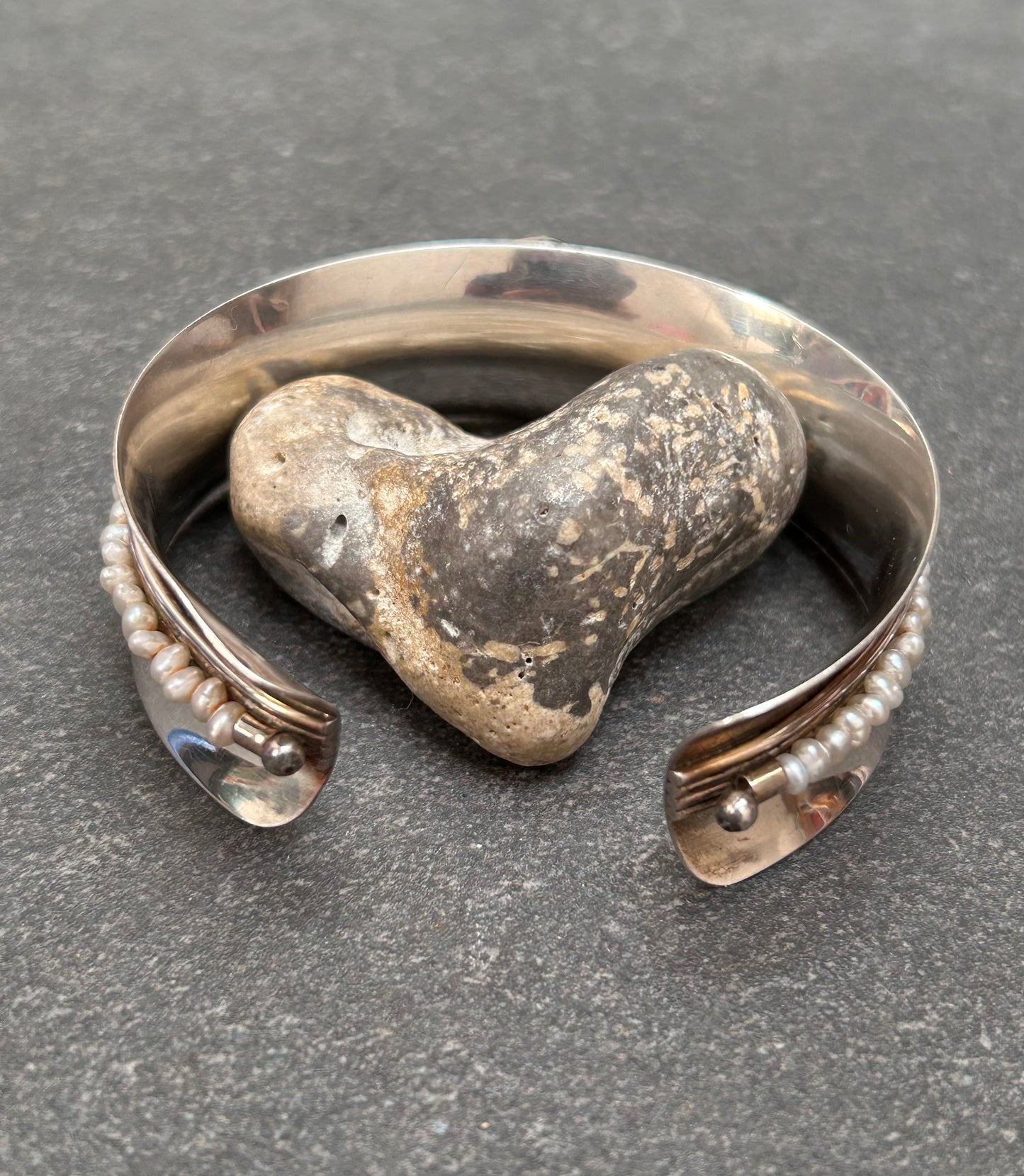 Fantastic vintage handmade artisan sterling silver bangle