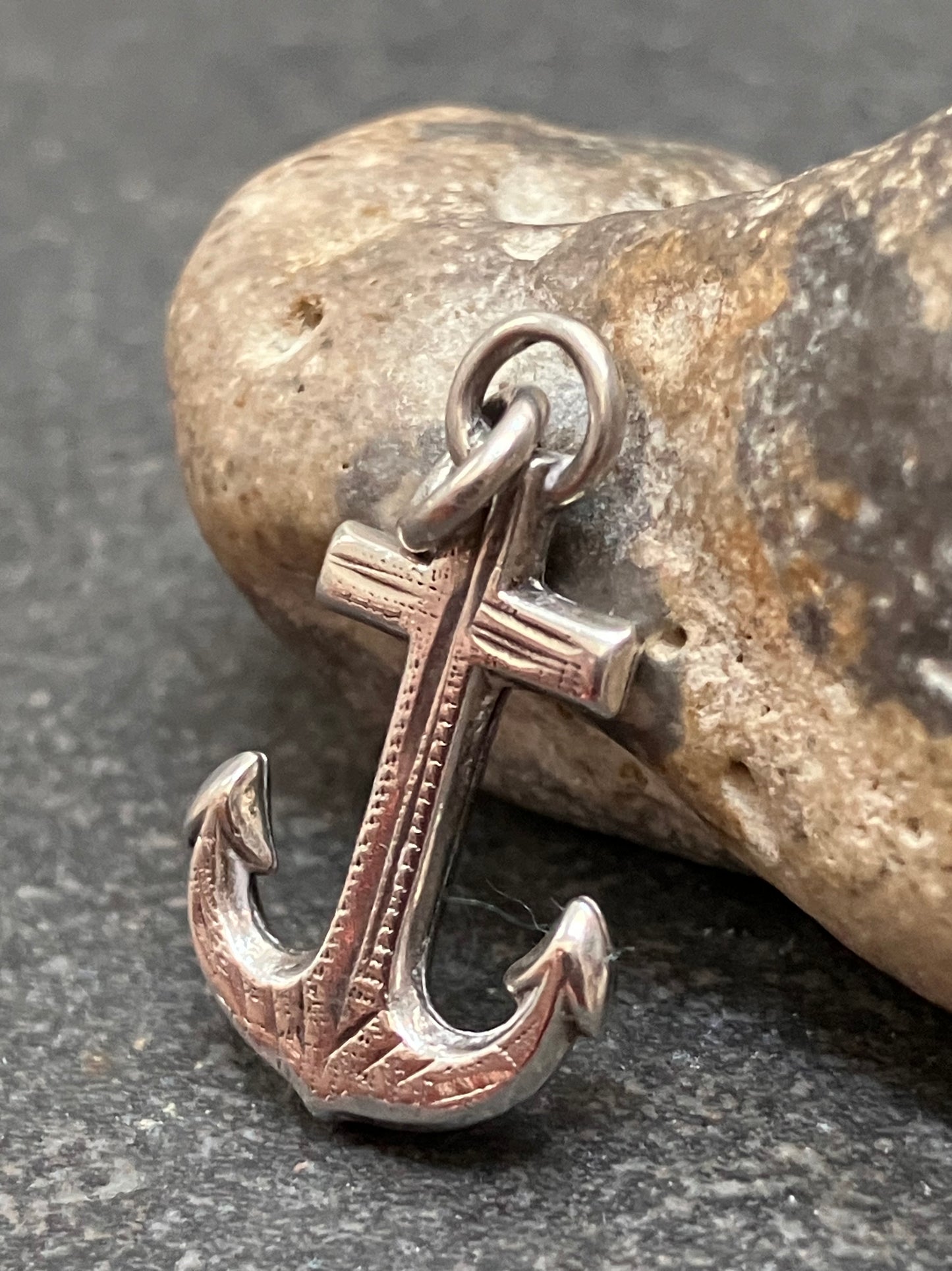 Vintage sterling silver etched anchor pendant.