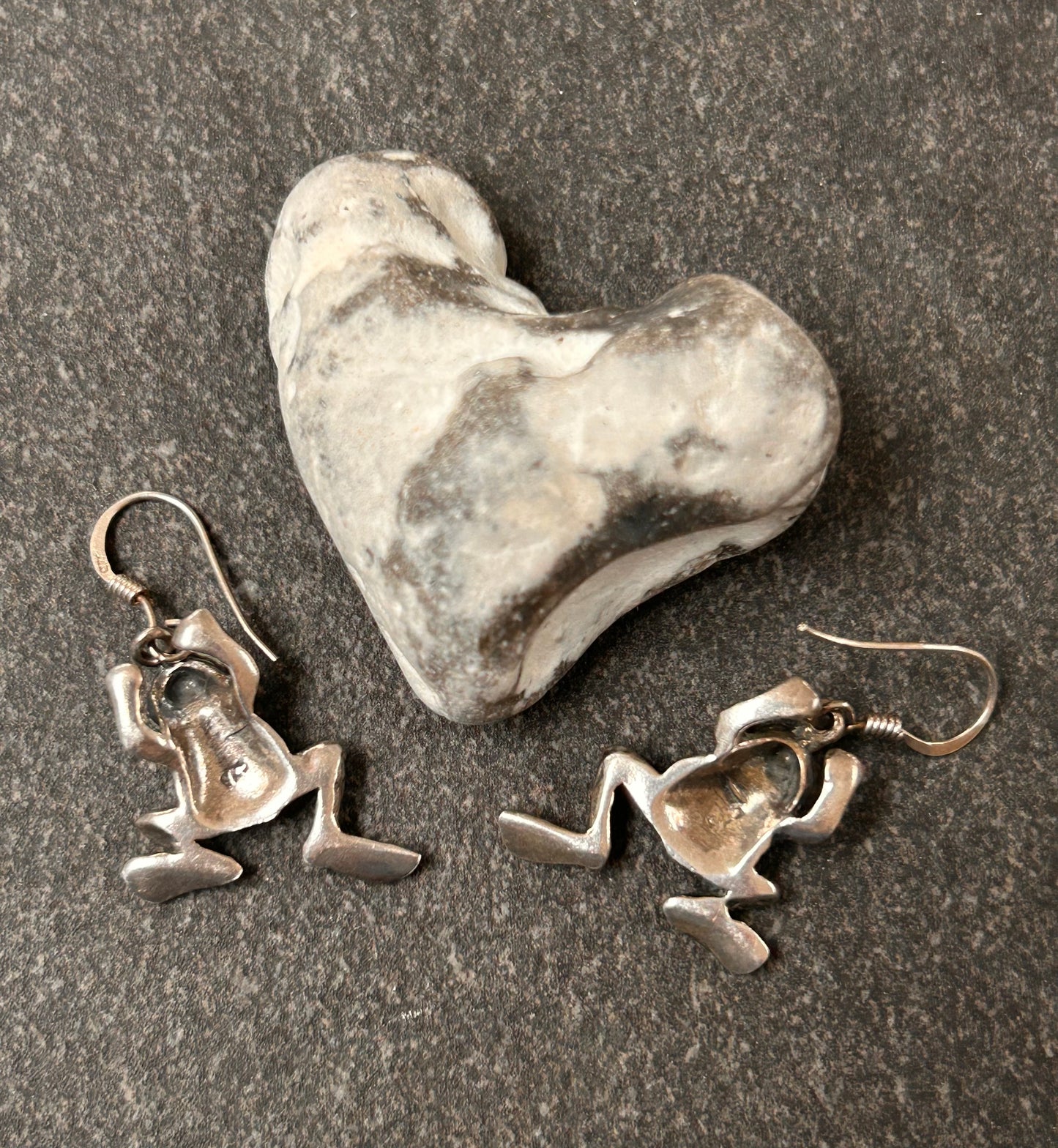 Vintage sterling silver frog earrings with absolutely fantastic detail and beautiful 3D quality