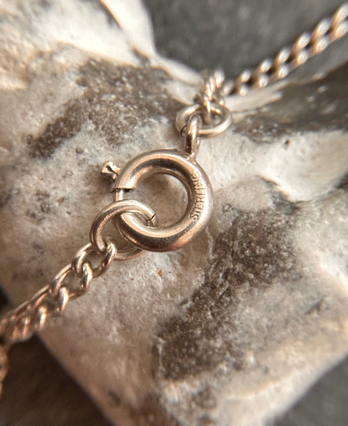 Beautiful vintage sterling silver curb chain - 18 inches
