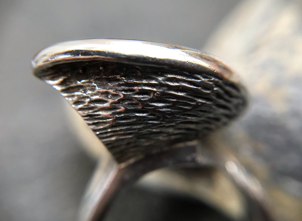 Artisan modernist/brutalist sterling silver vintage ring. 1975