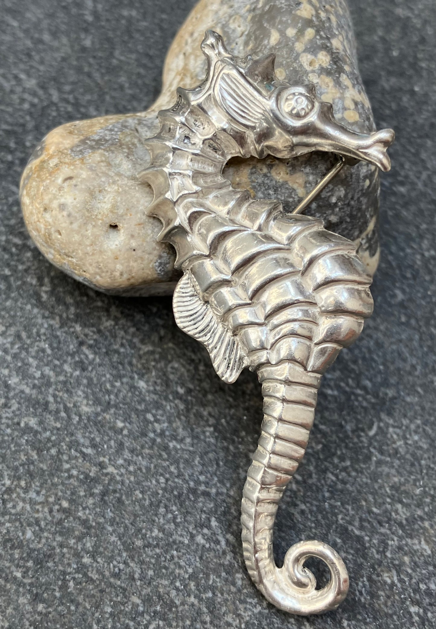 Vintage sterling silver seahorse brooch