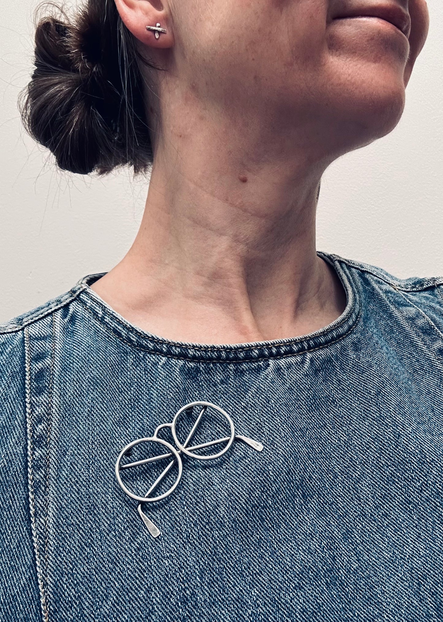 Quirky vintage sterling silver glasses brooch