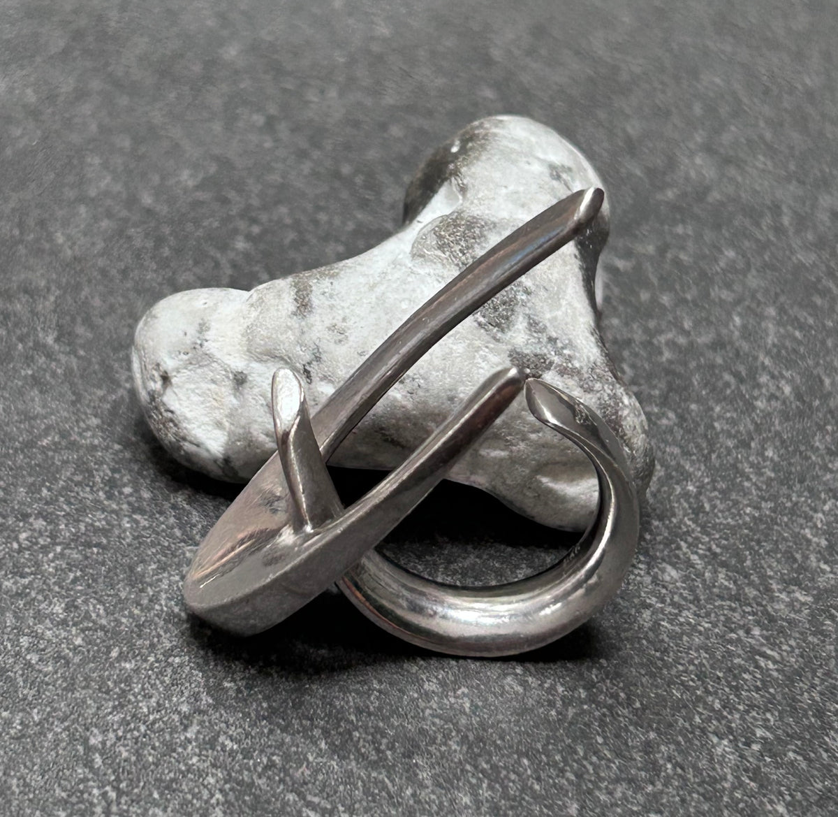 A striking vintage sterling silver statement ring, beautifully sculptural and full of character.