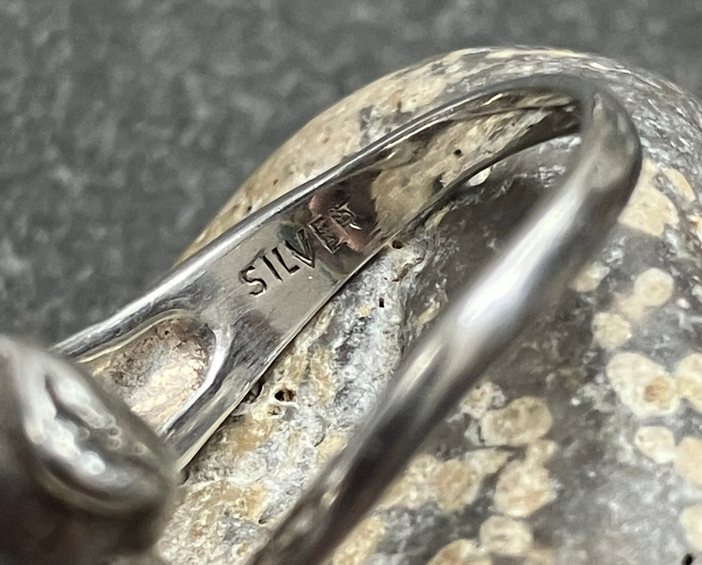 Vintage sterling silver fish ring.