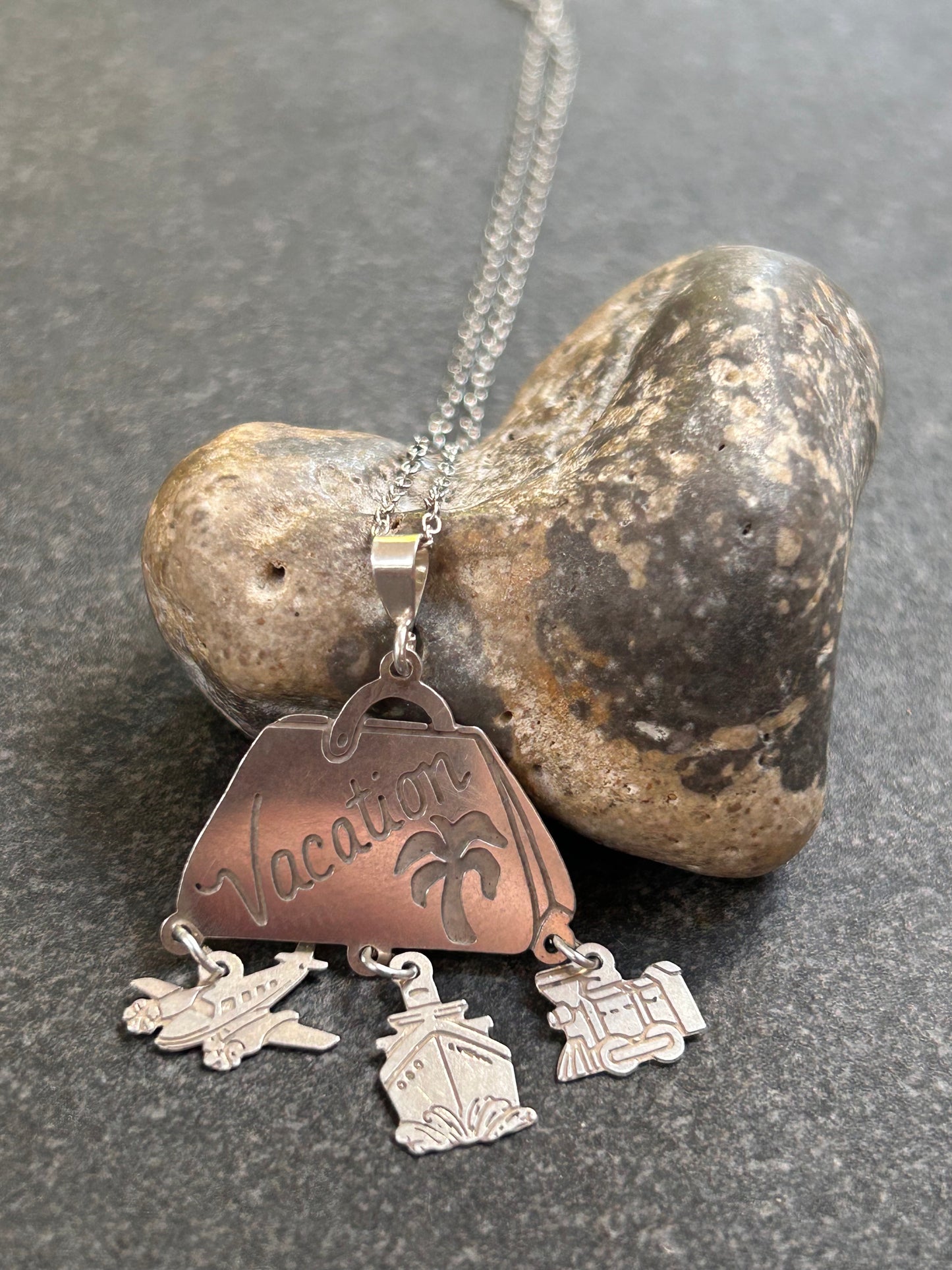 Vintage ‘Vacation time’ necklace!