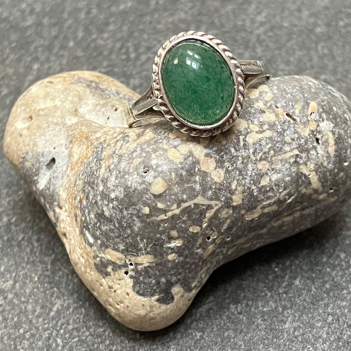 Vintage sterling silver and aventurine ring. 1978