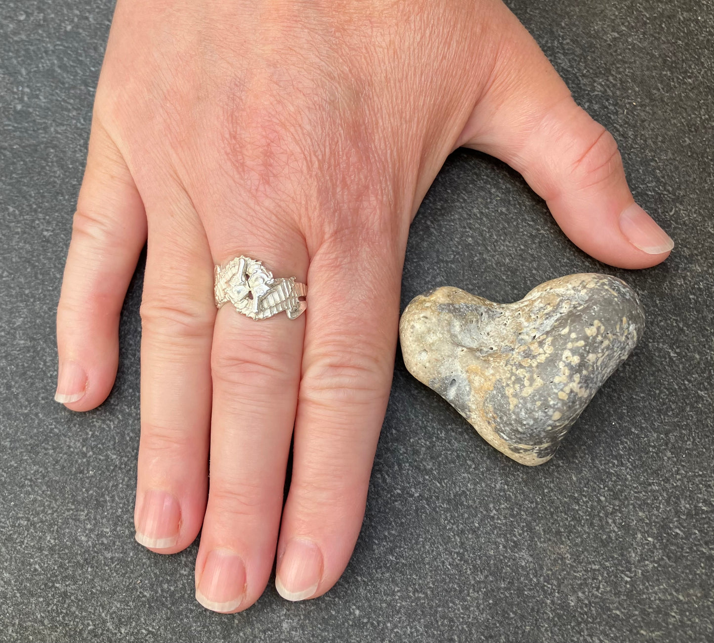 Vintage artisan sterling silver pair of seahorses ring