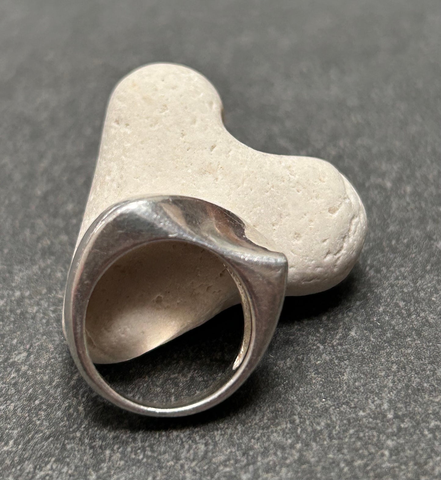 A beautifully crafted vintage Italian sterling silver ring