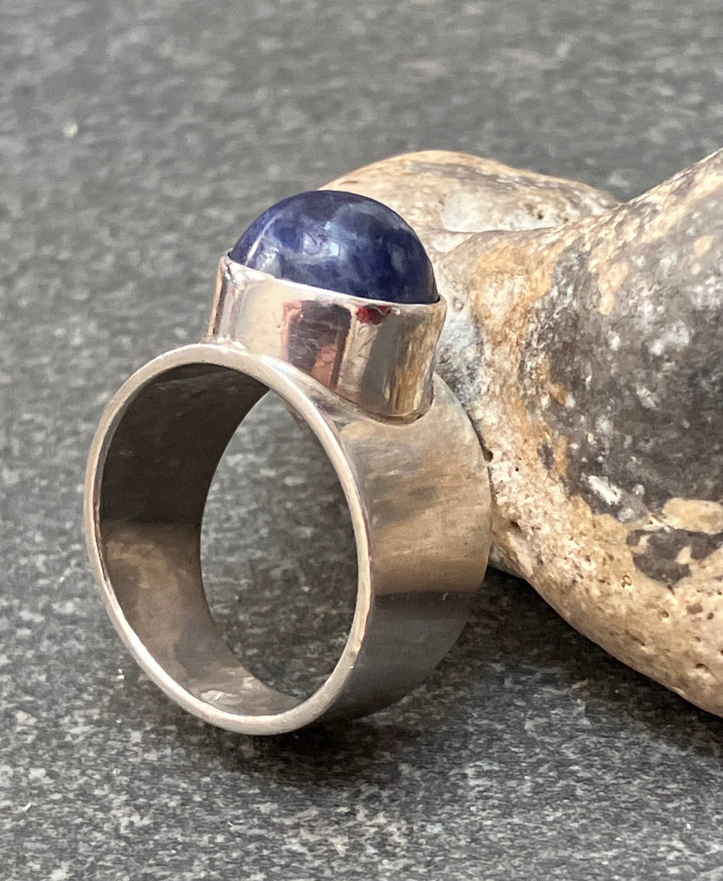 Vintage sterling silver and sodalite stone ring.