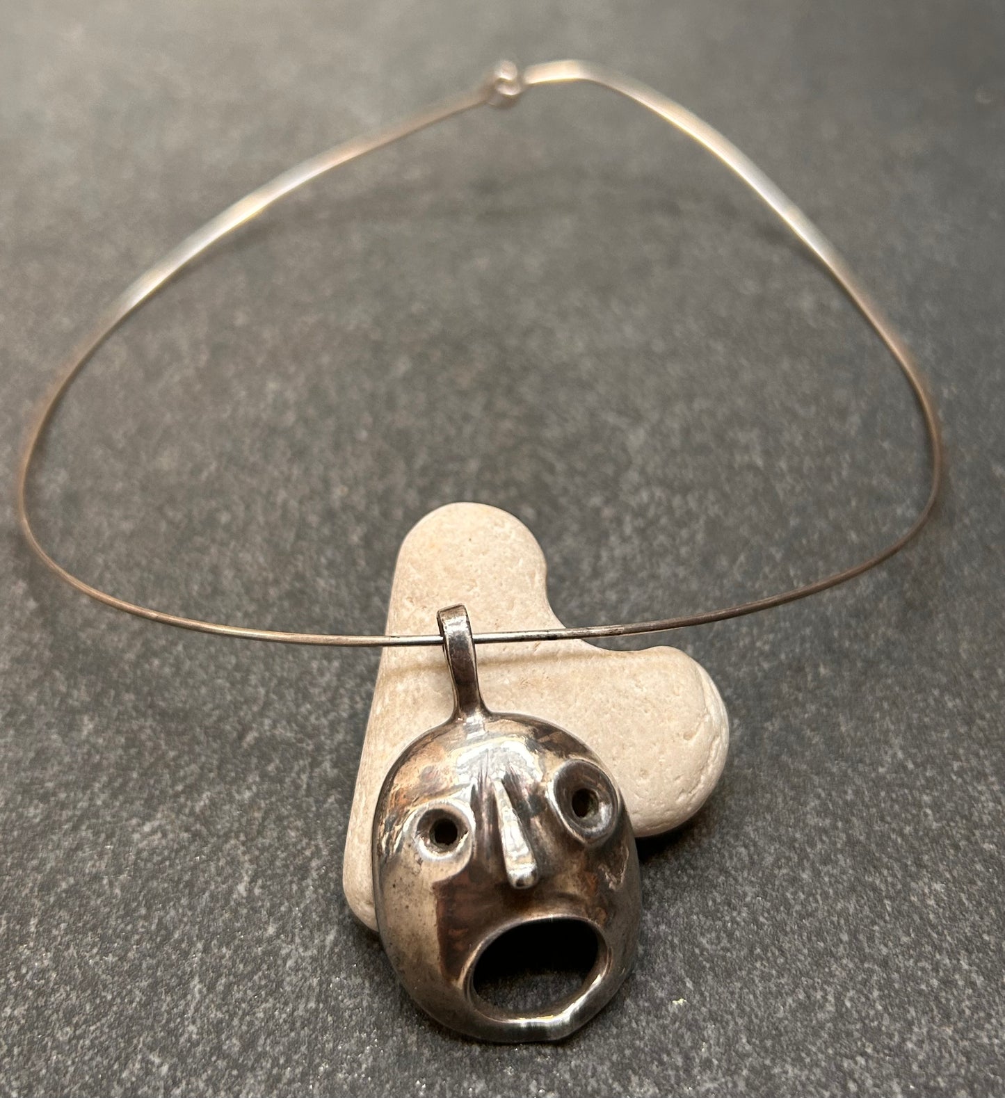 Fun, expressive vintage piece — perfect for the days when we can’t quite scream out loud!