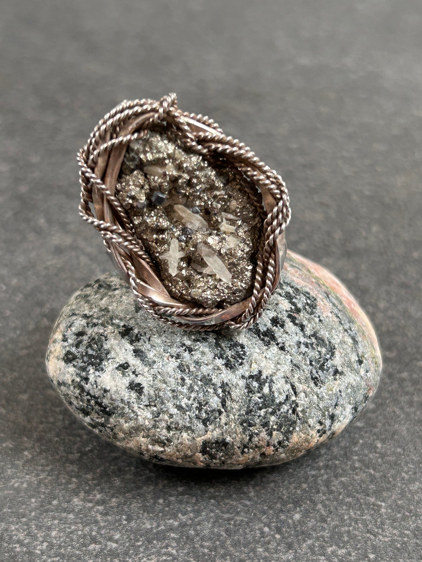 Striking vintage sterling silver ring with stunning pyrite (fool’s gold)