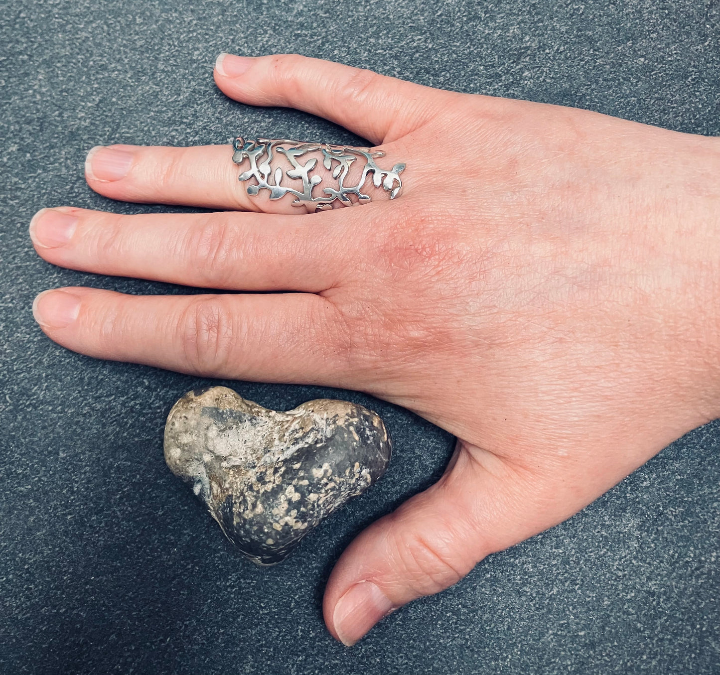 Vintage sterling silver leaf ring.