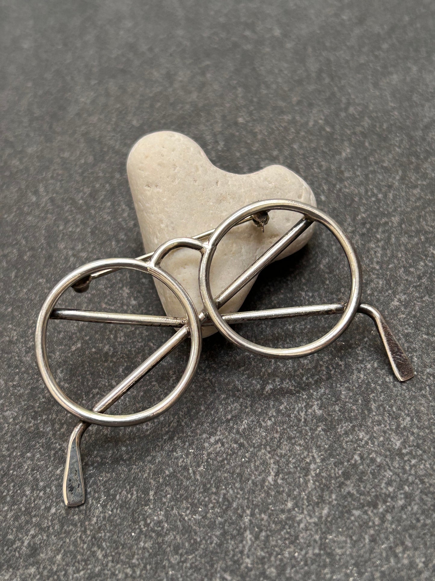 Quirky vintage sterling silver glasses brooch