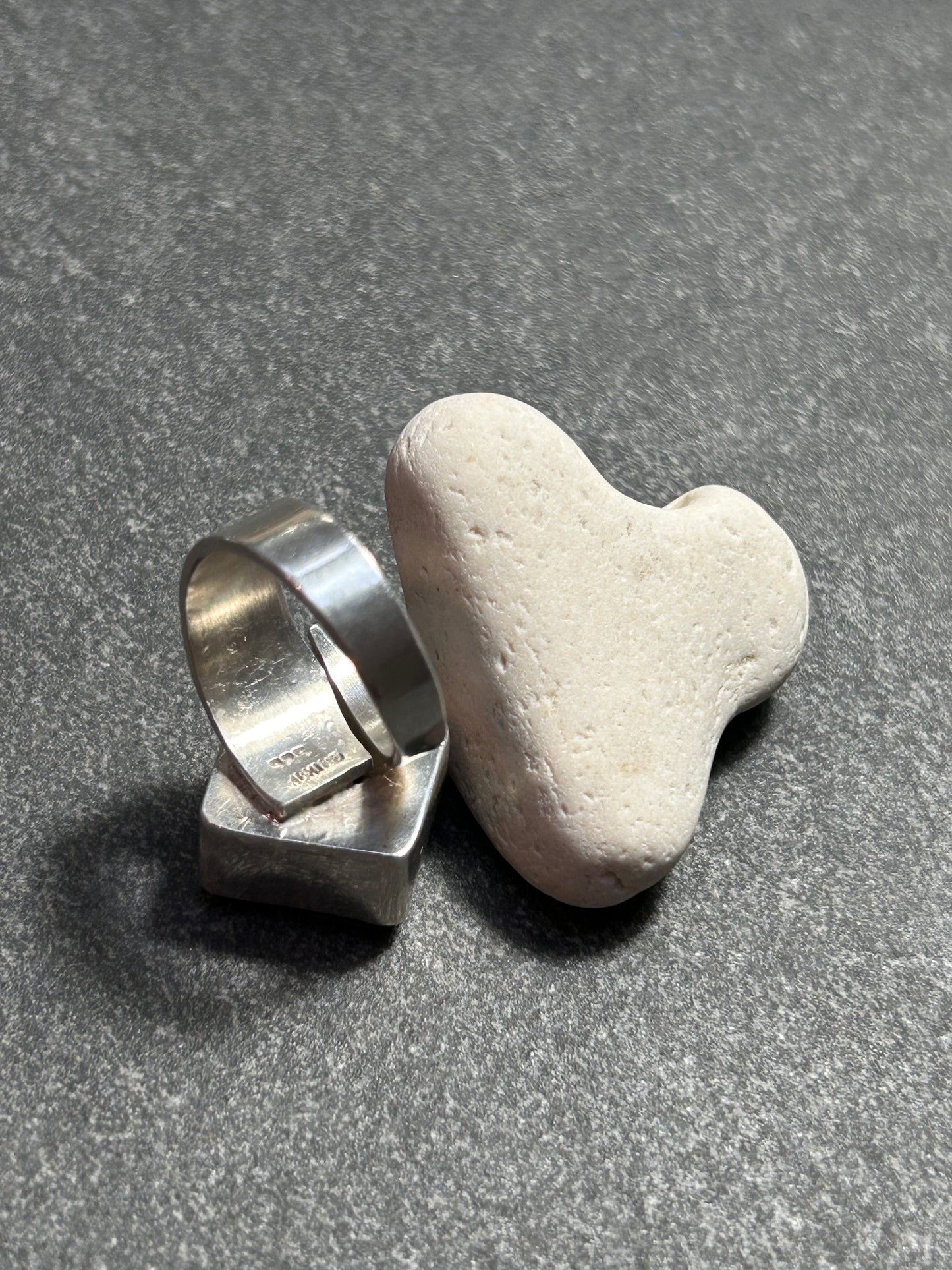 Vibrant vintage sterling silver dichroic glass ring.