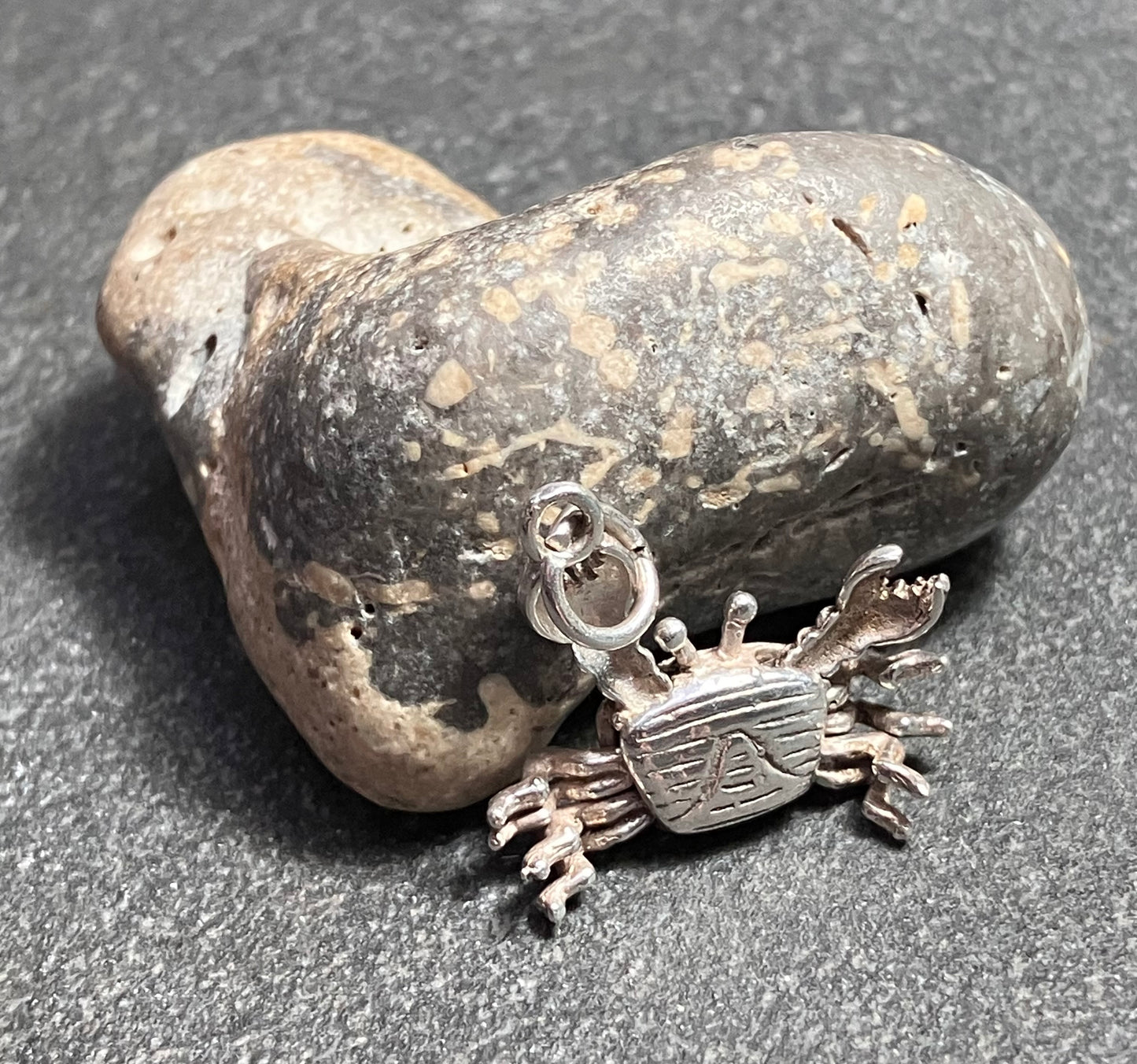 Charming vintage sterling silver articulated crab pendant.