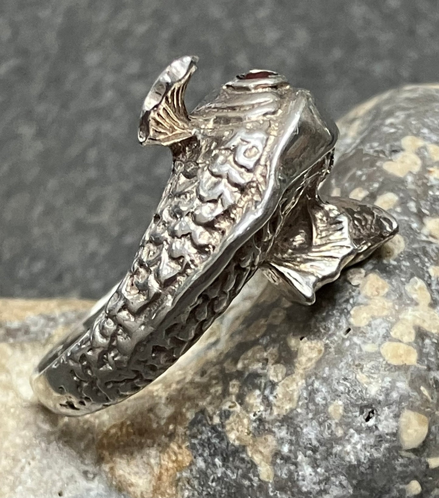 Vintage sterling silver fish ring.