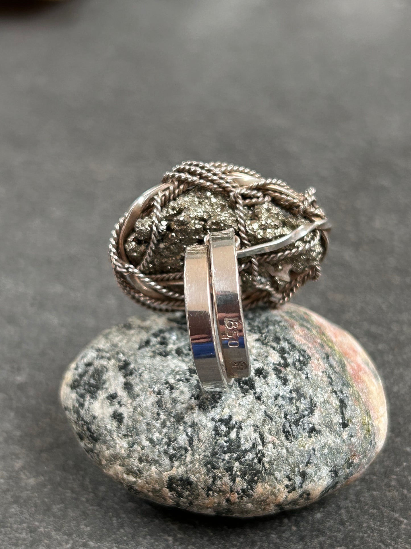 Striking vintage sterling silver ring with stunning pyrite (fool’s gold)