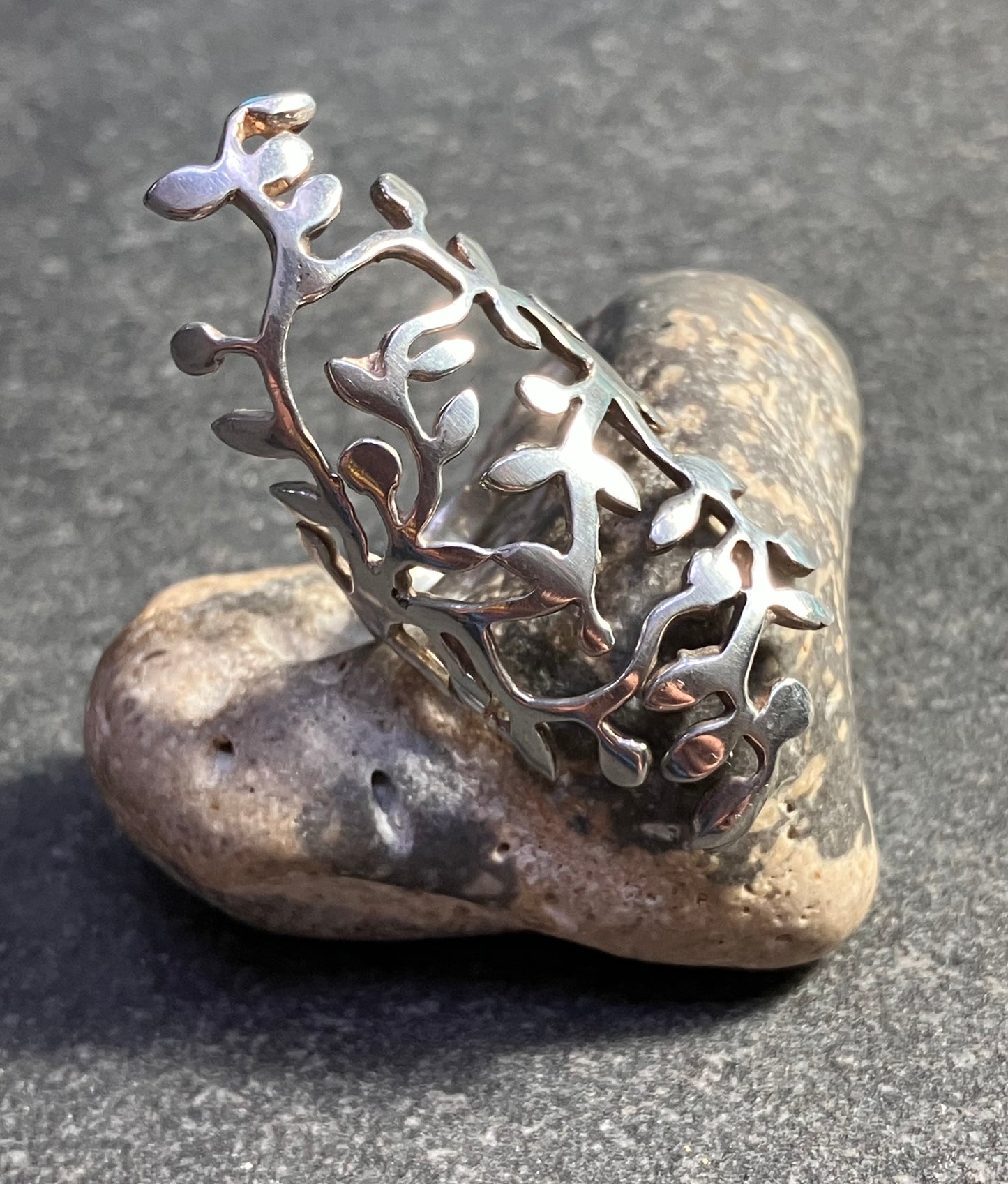 Vintage sterling silver leaf ring.