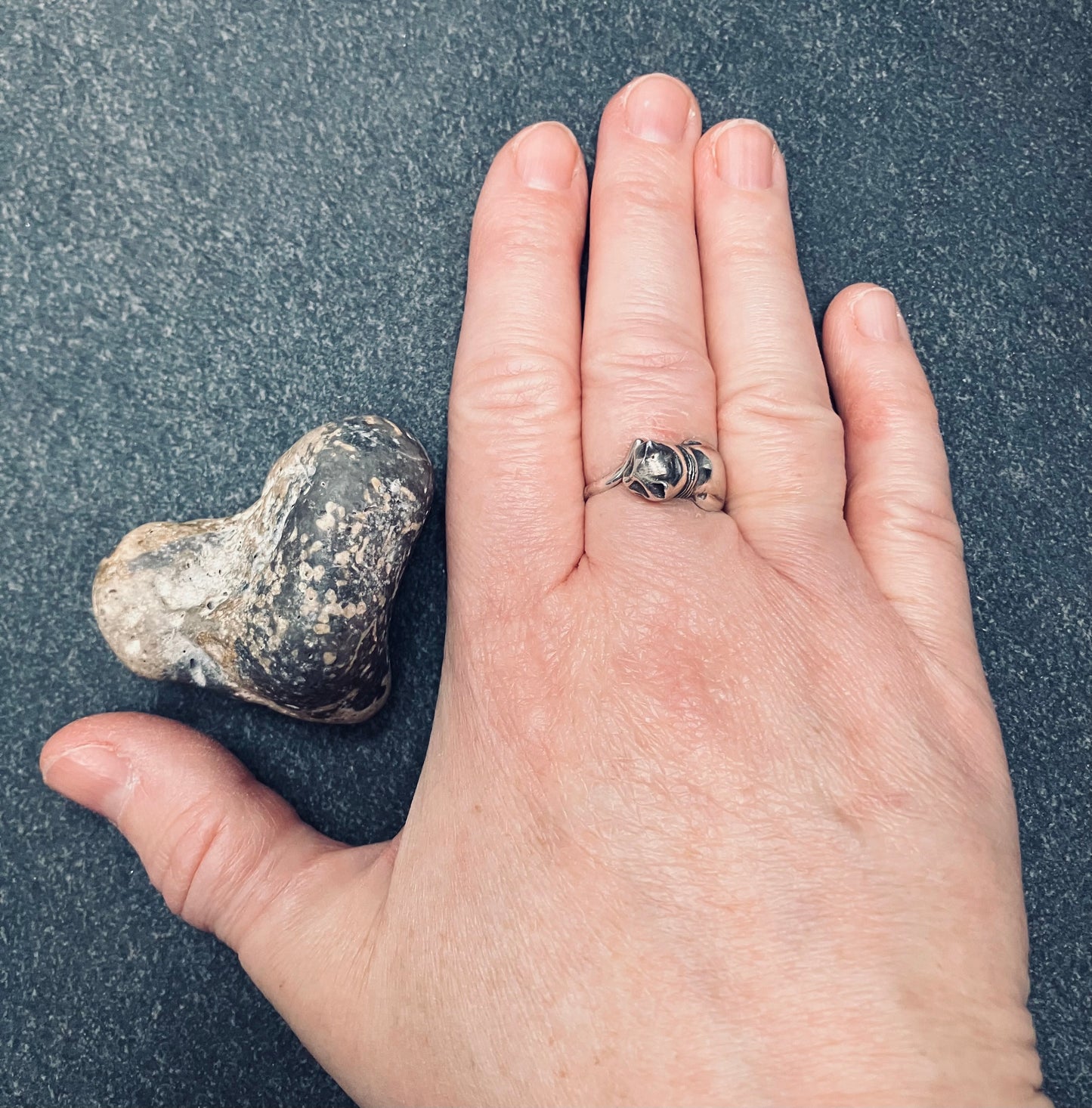 Vintage sterling silver cat ring.