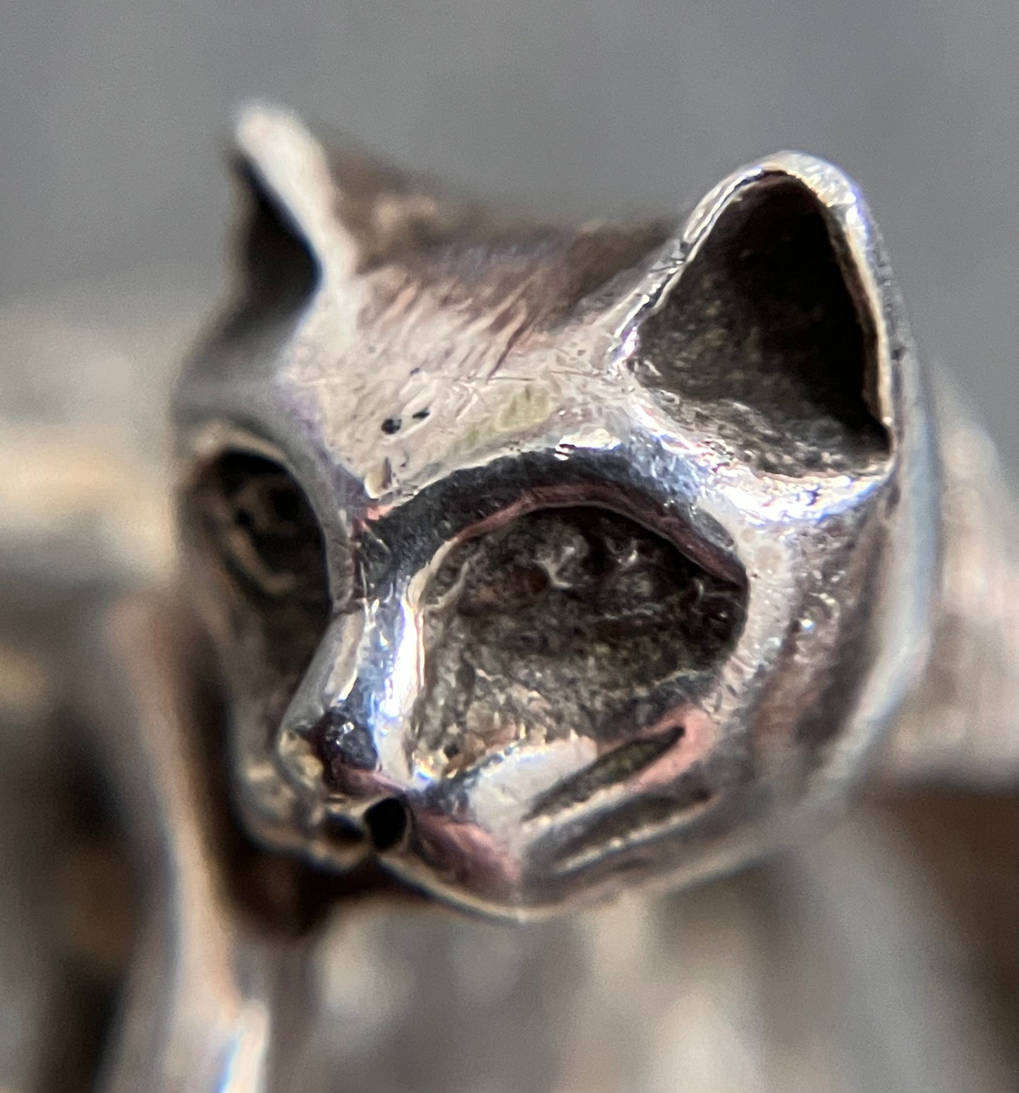 Vintage sterling silver cat ring.