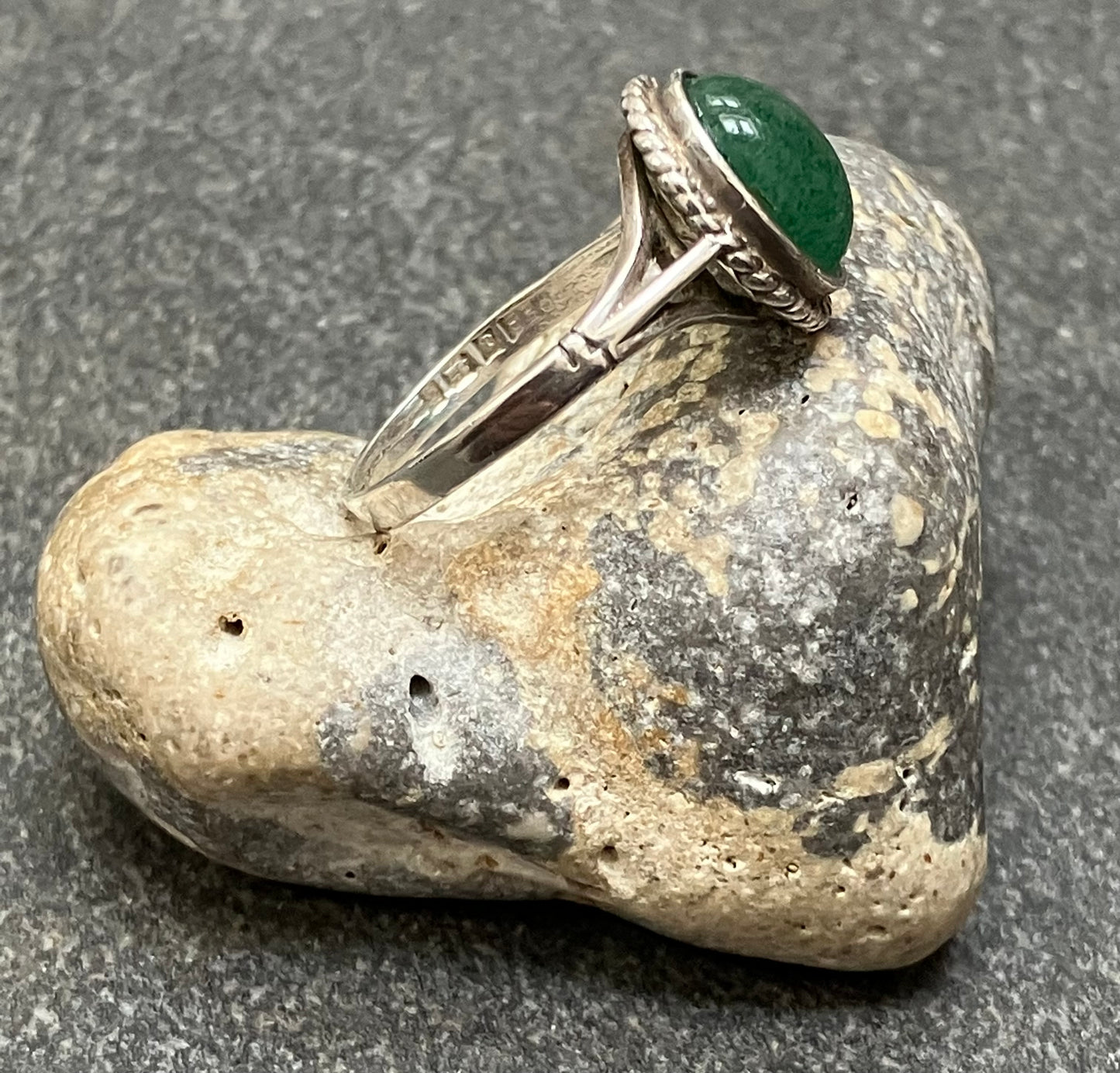 Vintage sterling silver and aventurine ring. 1978