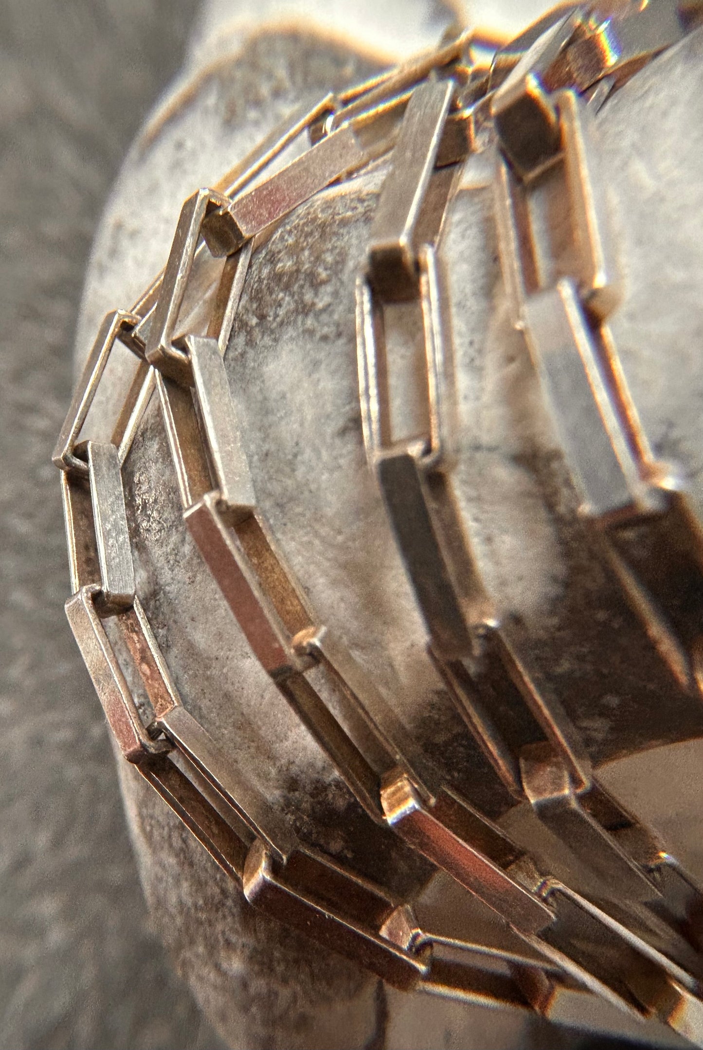 A really lovely vintage sterling silver open oblong link chain with a delicate and timeless design.