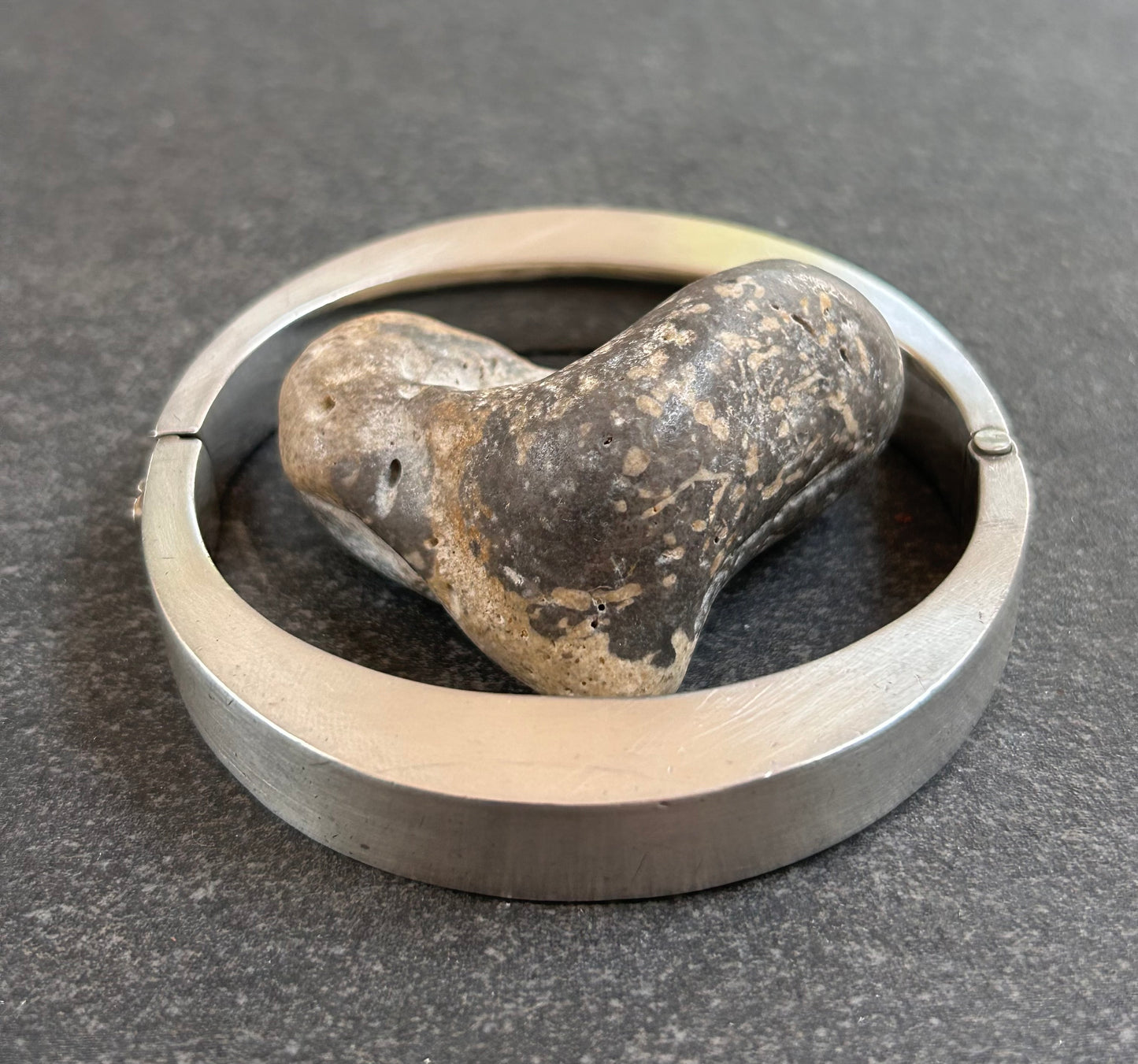 Lovely weight vintage sterling silver bangle