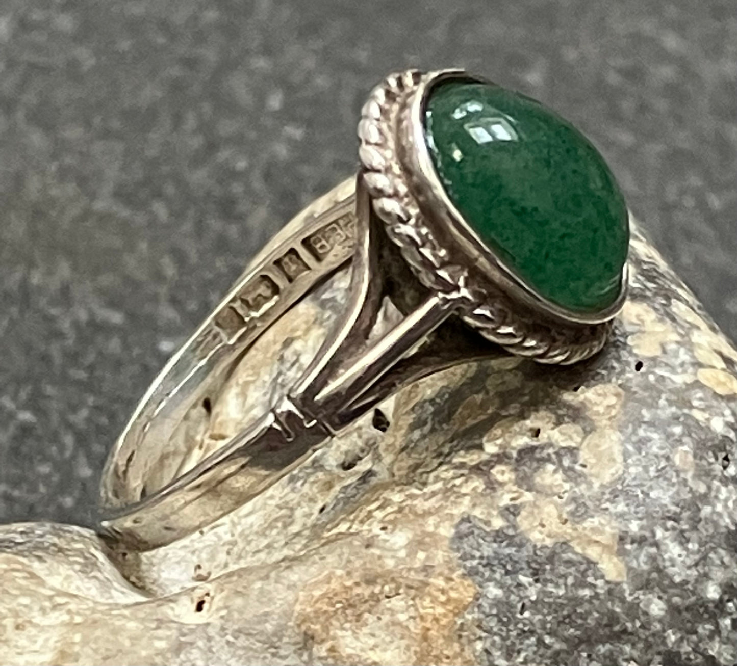 Vintage sterling silver and aventurine ring. 1978