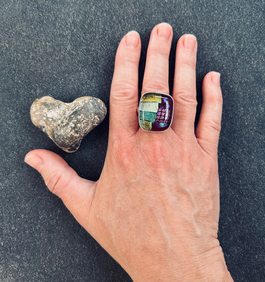 Spectacular vintage sterling silver and Dichroic glass ring.