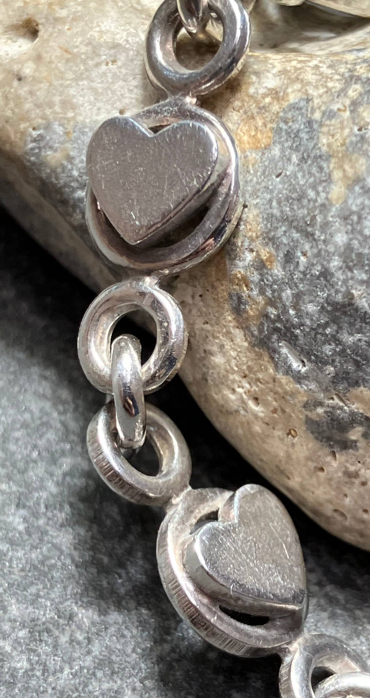 Absolutely beautifully made and constructed vintage sterling silver heart bracelet. 1981