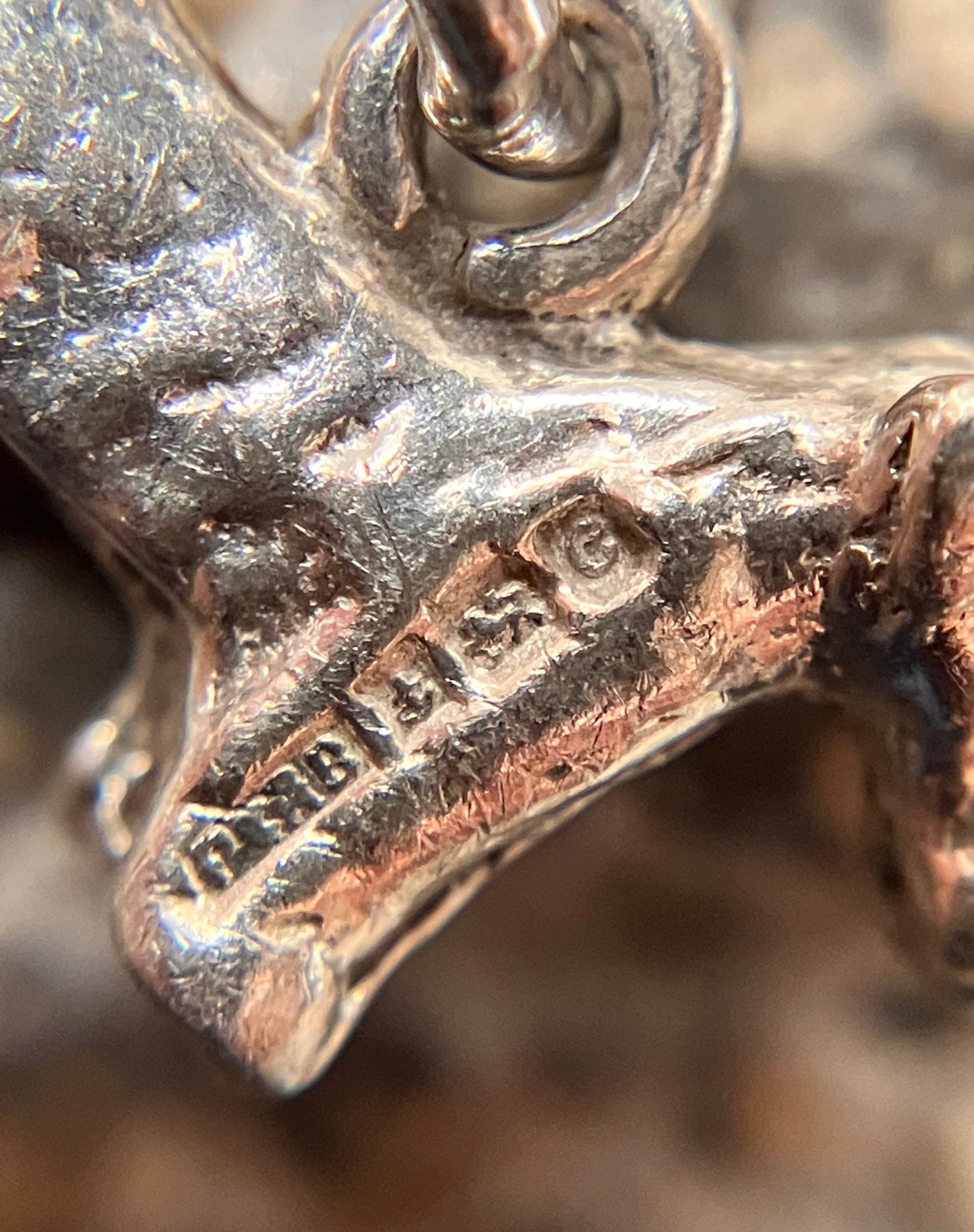 Absolutely beautiful vintage sterling silver bracelet with heart padlock. 1978