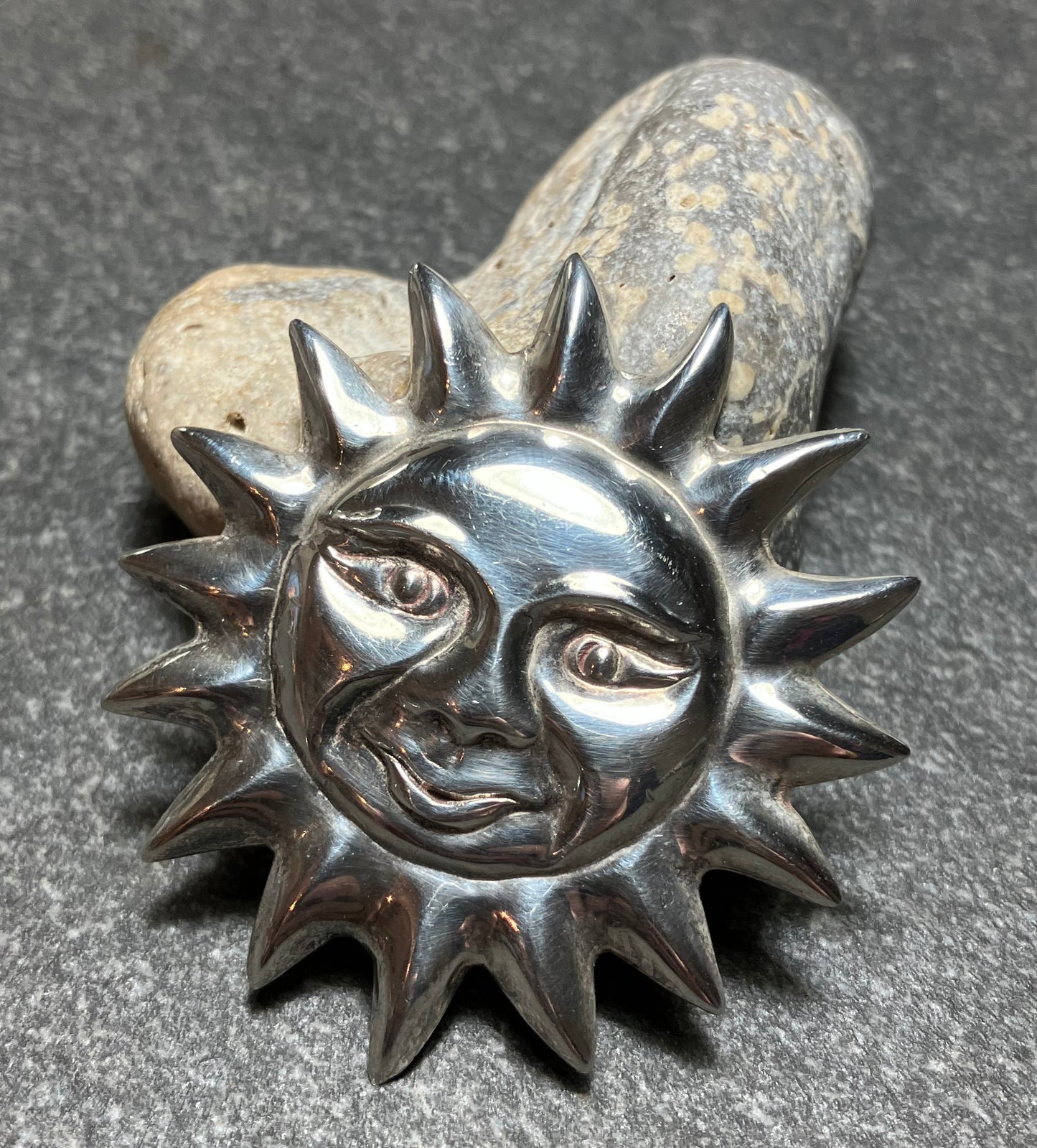 Absolutely fantastic vintage sterling silver sun brooch. 1993