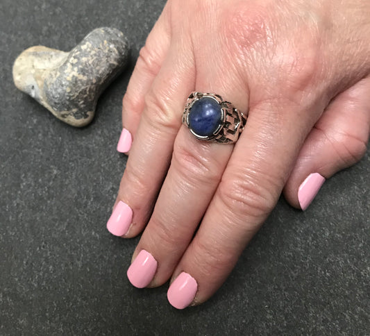 Brutalist sterling silver and Lapis Lazuli vintage ring. 1969-1970