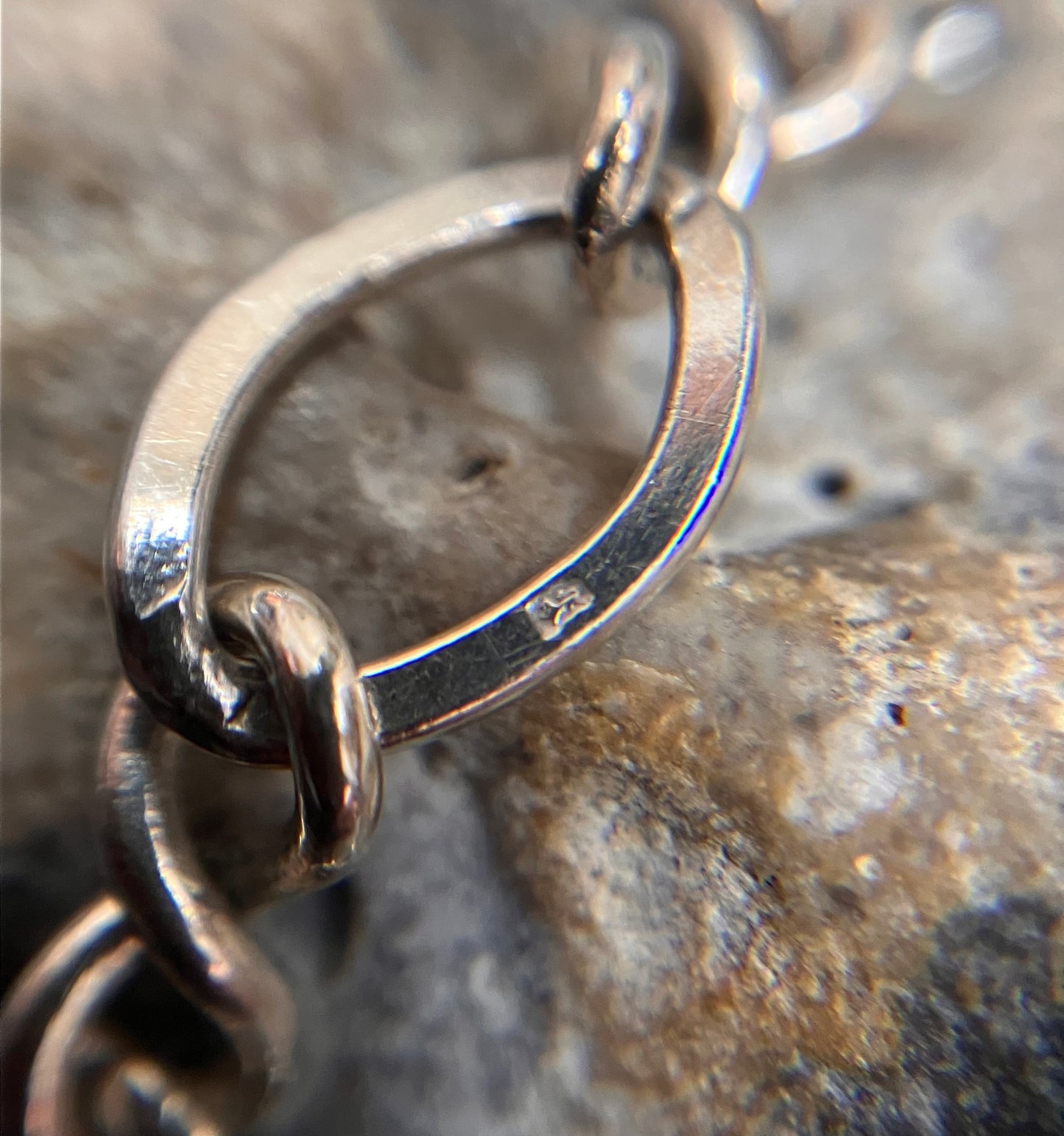 Absolutely beautiful vintage sterling silver bracelet with heart padlock. 1978