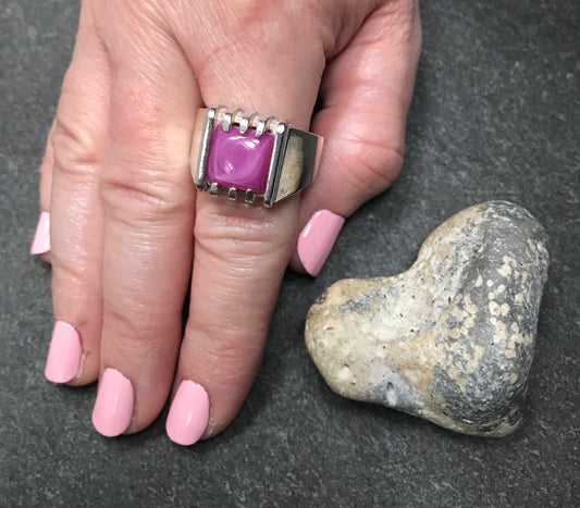 Vintage sterling silver ‘star ruby’ stone ring.