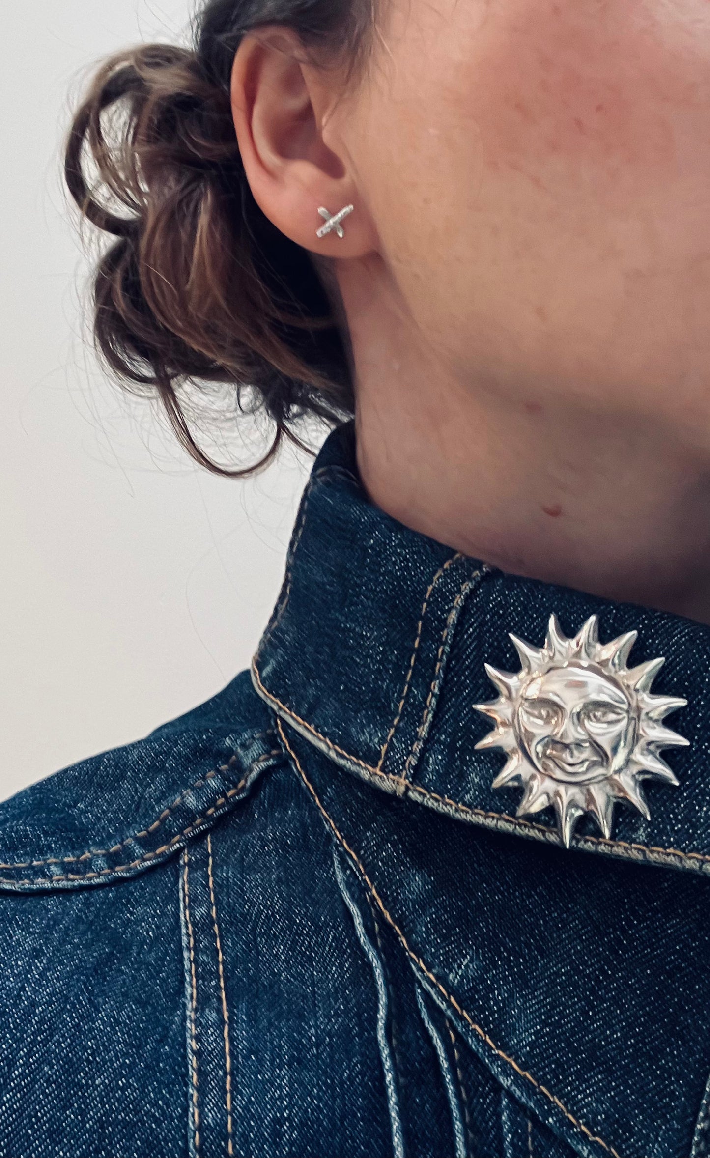 Absolutely fantastic vintage sterling silver sun brooch. 1993